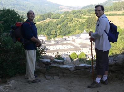 En Sarria   24  km.  final  por ahora.  Otra vez calor